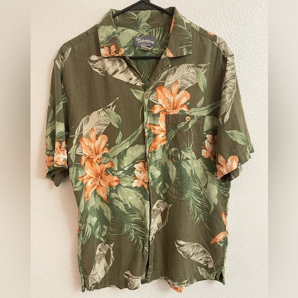 St. John's Bay Other - Vintage St. John’s Bay 100% Silk Hawaiian Shirt Men’s  Size M